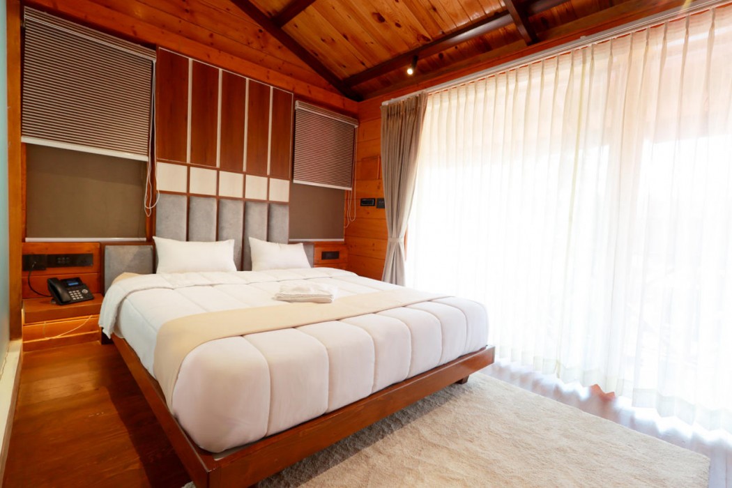 Wooden ECR Sea Resort 12/59