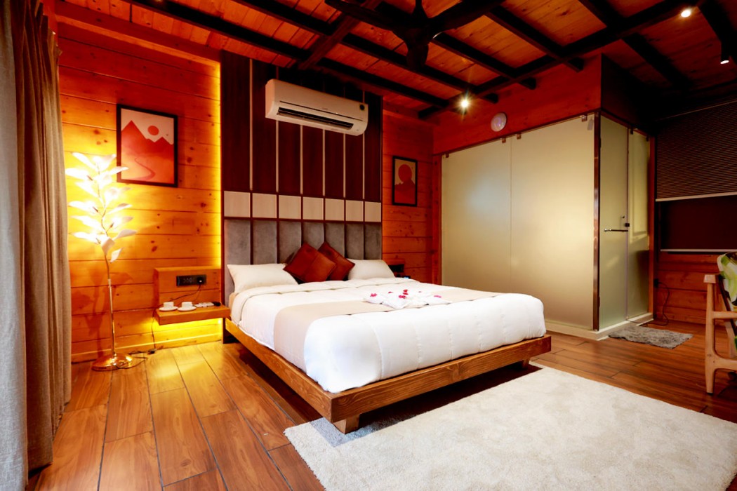 Wooden ECR Sea Resort 7/59