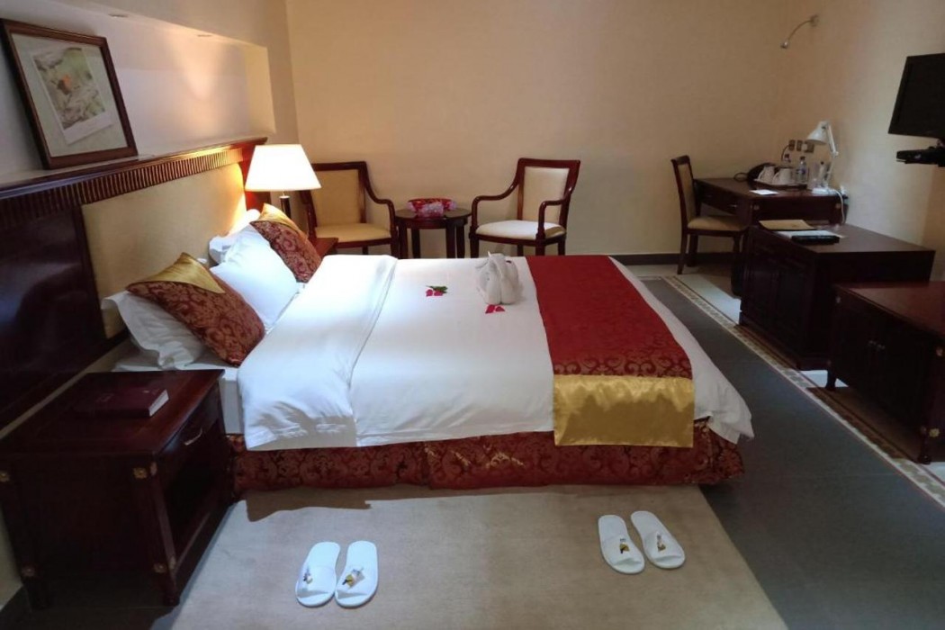 Falcon Heights Hotel 12/60