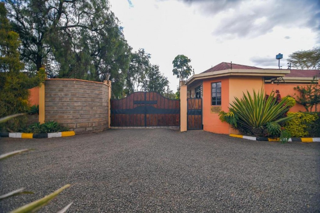 Falcon Heights Hotel in NANYUKI