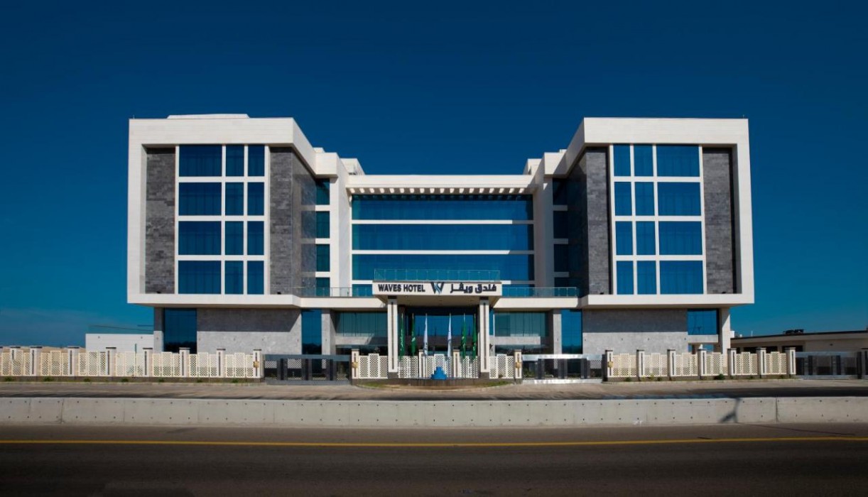 Waves Hotel in UMLUJ