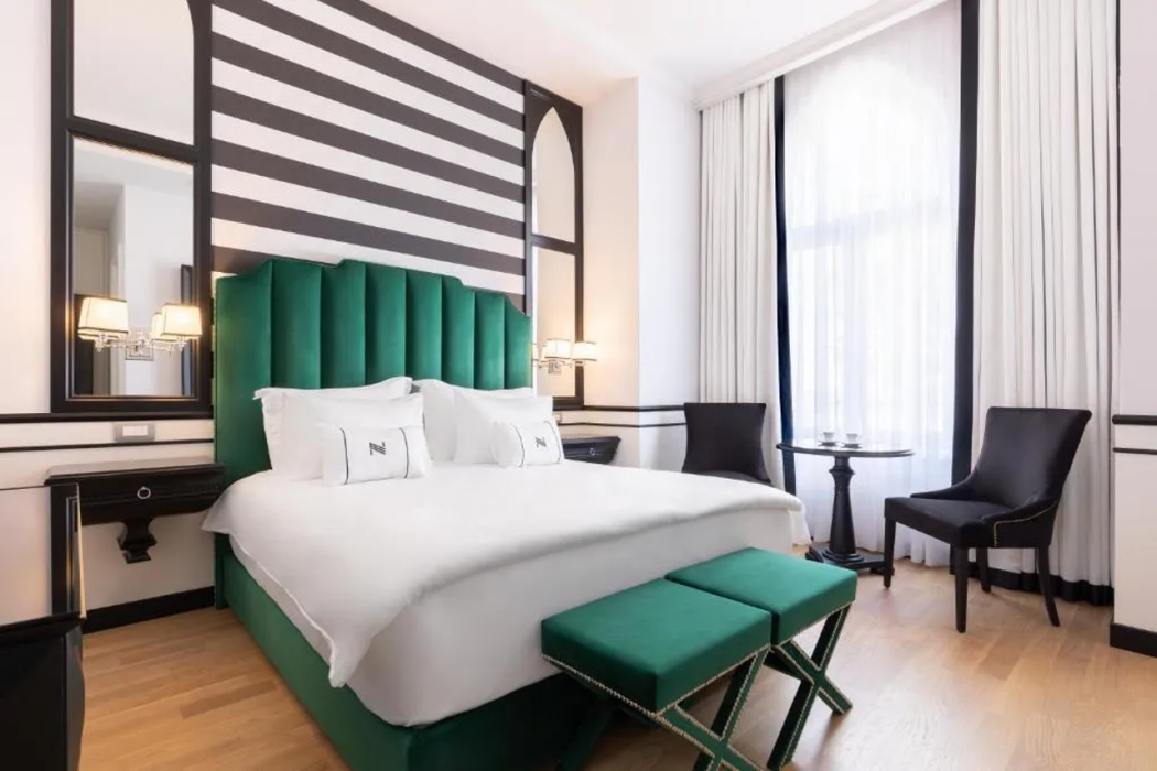 En Hotel Izmir 12/60