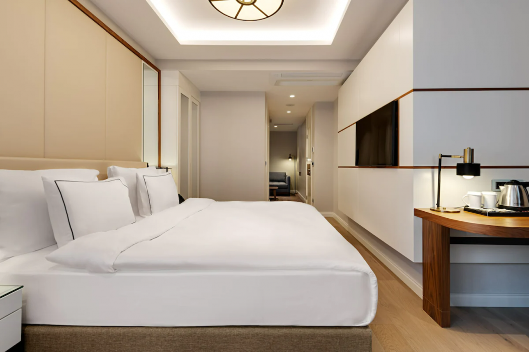 Gleam Collection Hotel 11/62