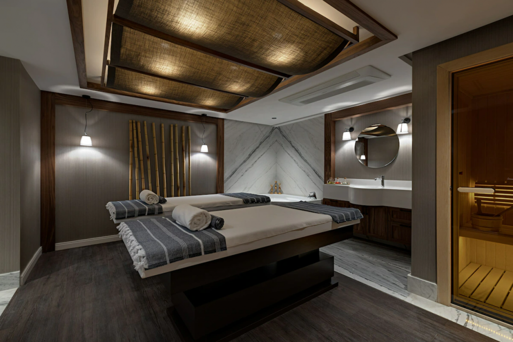 Gleam Collection Hotel 38/62