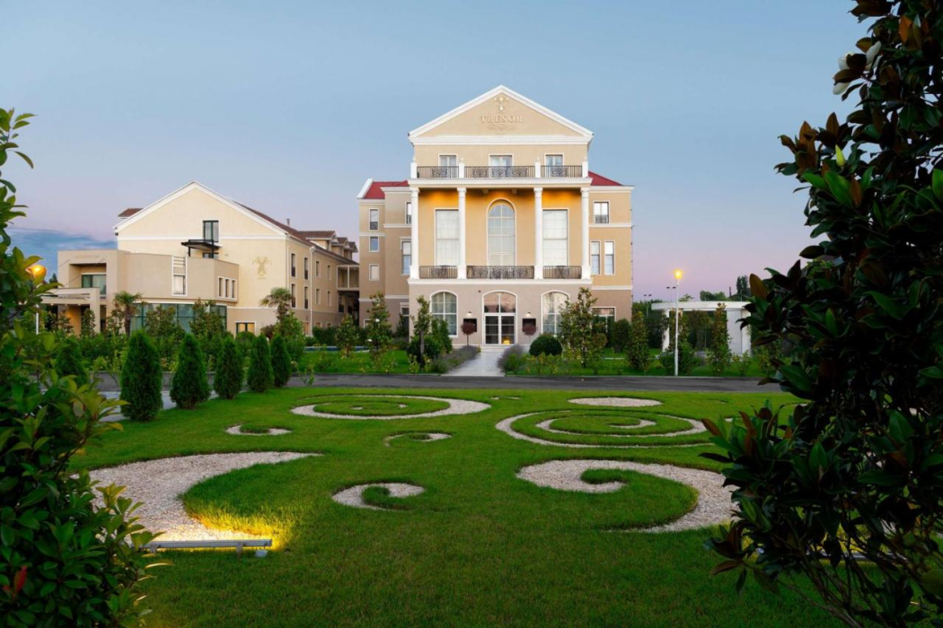 Tresor Le Palais Timisoara, Curio Collection by Hilton 1/61