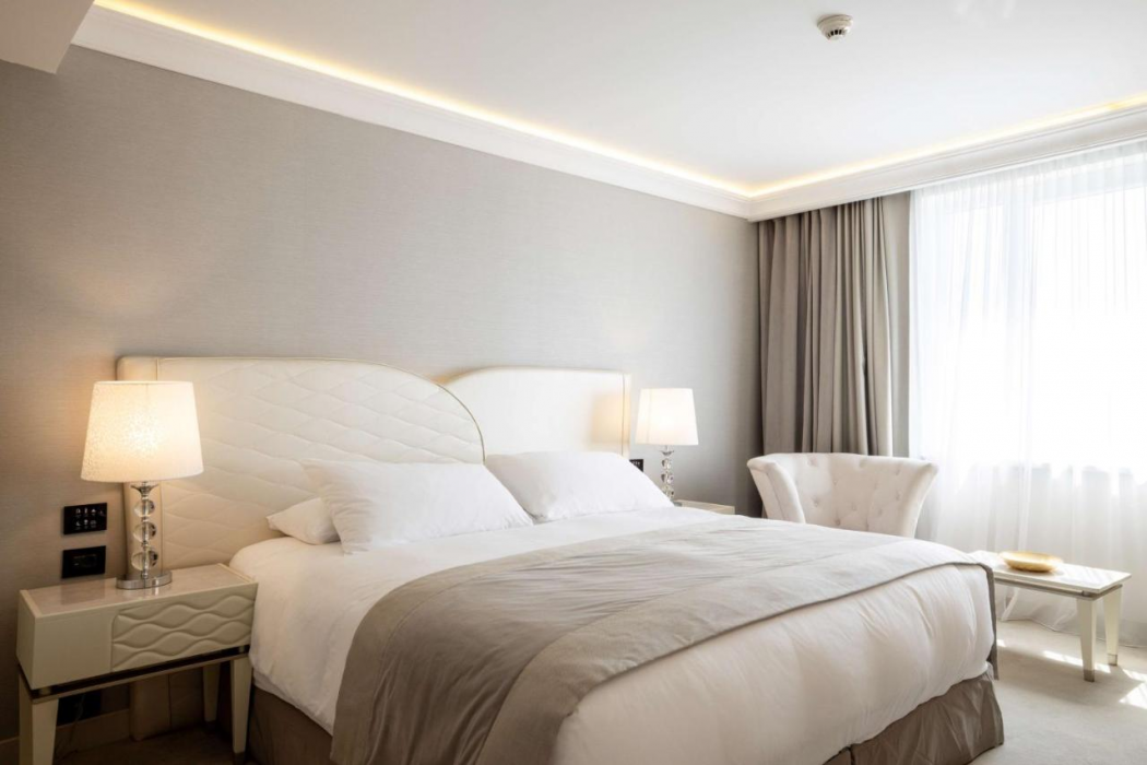 Tresor Le Palais Timisoara, Curio Collection by Hilton 11/61