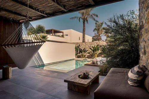 Theros All Suite Hotel 12/84
