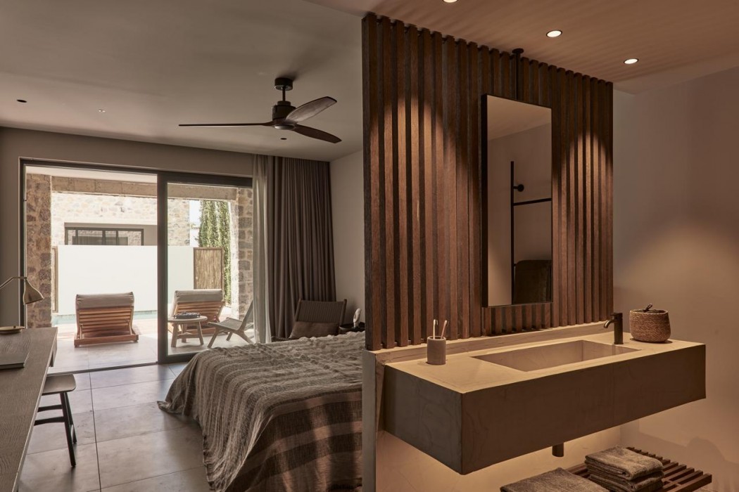 Theros All Suite Hotel 26/84