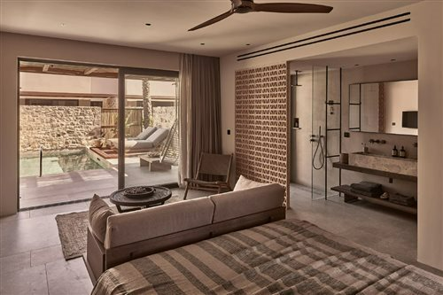 Theros All Suite Hotel 14/84