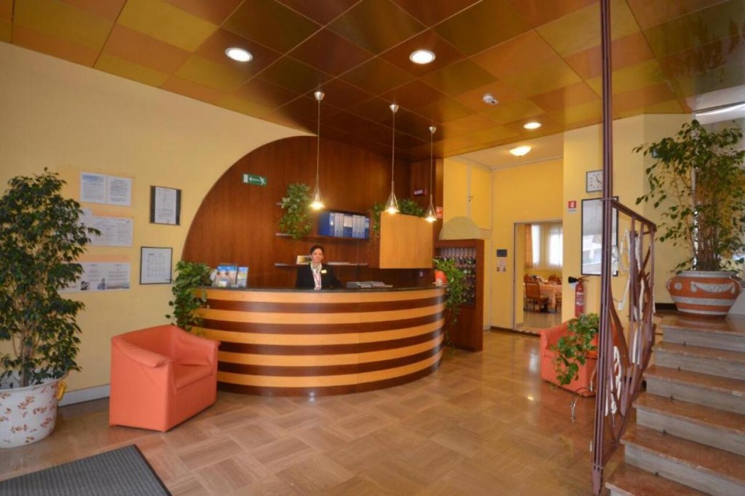 Aparthotel Pineda 5/55