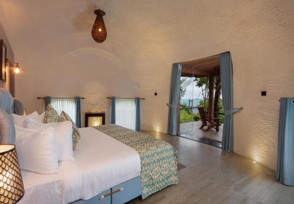 Dream Cliff Mountain Resort 12/61