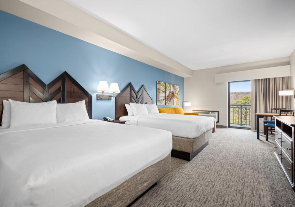 Camelback Resort 7/60