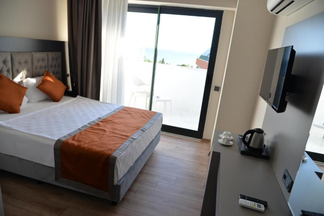 Side Golden Rock Hotel 16 plus Adults Only 7/36