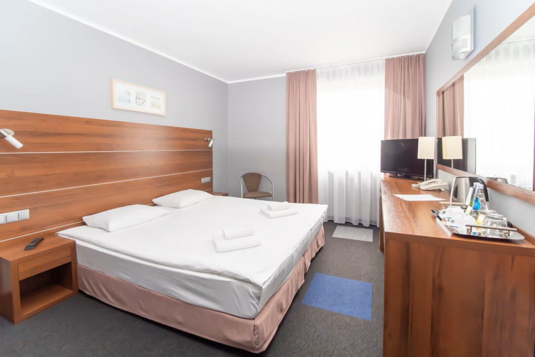 B&B HOTEL Tychy 7/11