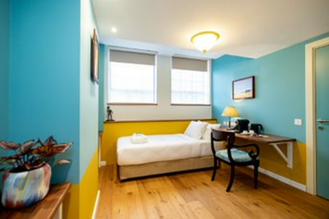 Limehouse Library Hotel 39/107