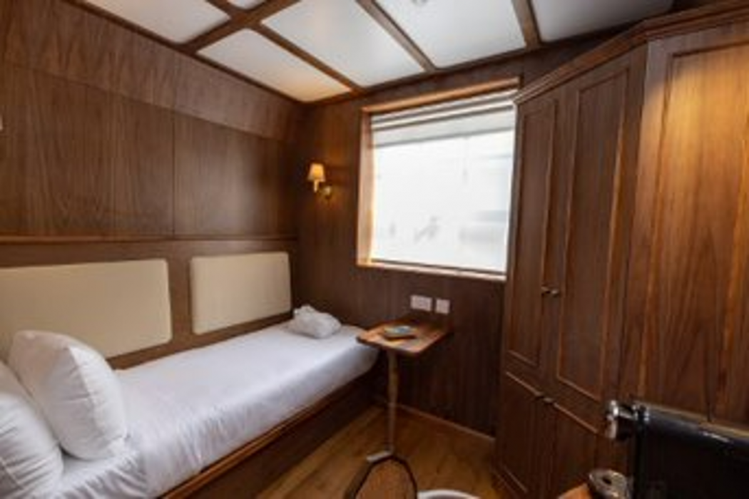Limehouse Library Hotel 40/107