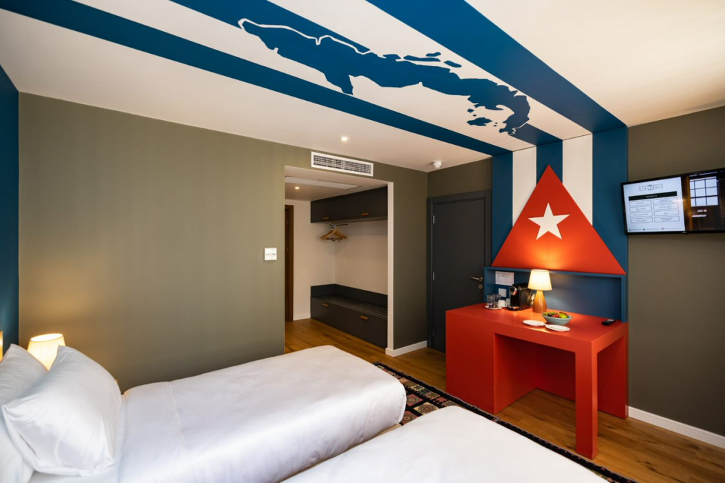 Limehouse Library Hotel 33/107