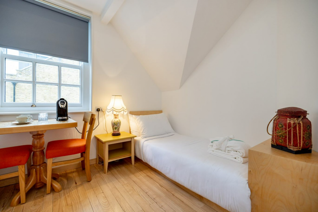 Limehouse Library Hotel 34/107