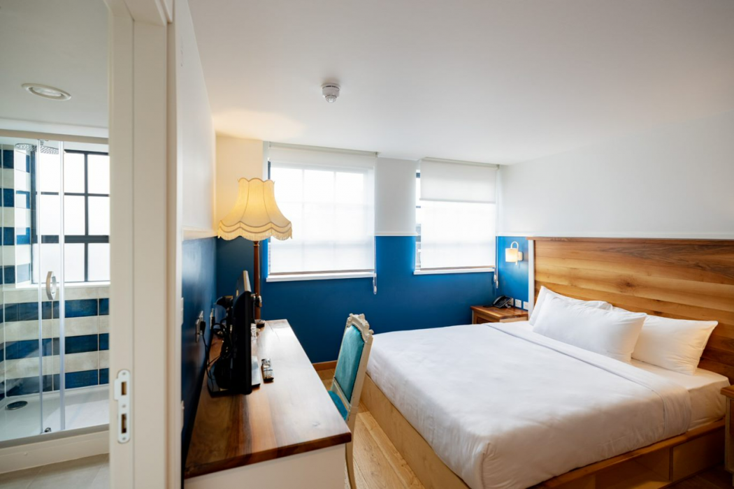 Limehouse Library Hotel 27/107