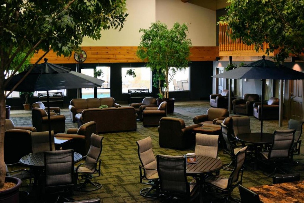Heartland Inn & Suites, SureStay Collection by Best Western 16/19