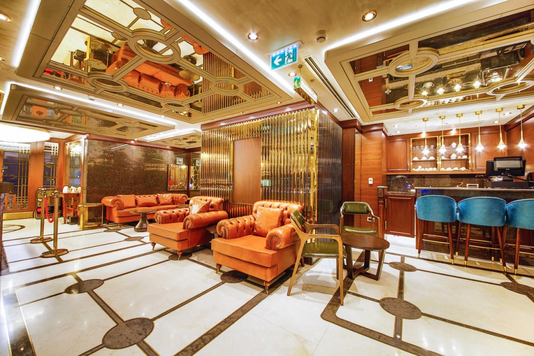 MANORS HOTEL 4/66