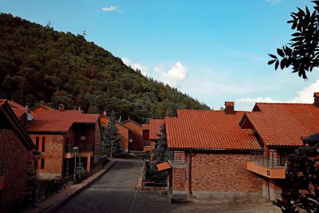 Teghenis Holiday Home in TSAGHKADZOR