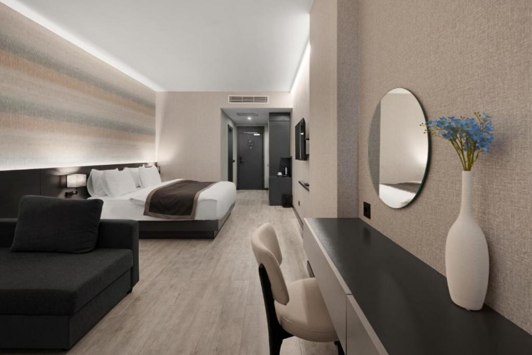 DDK Hotel 8/40