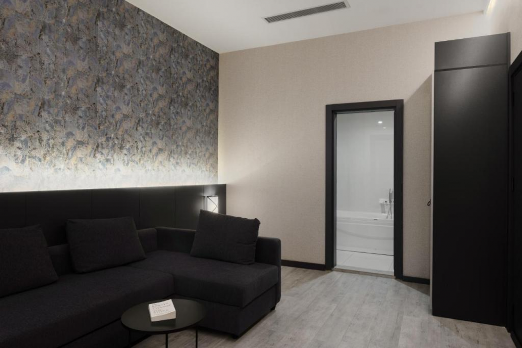 DDK Hotel 9/40