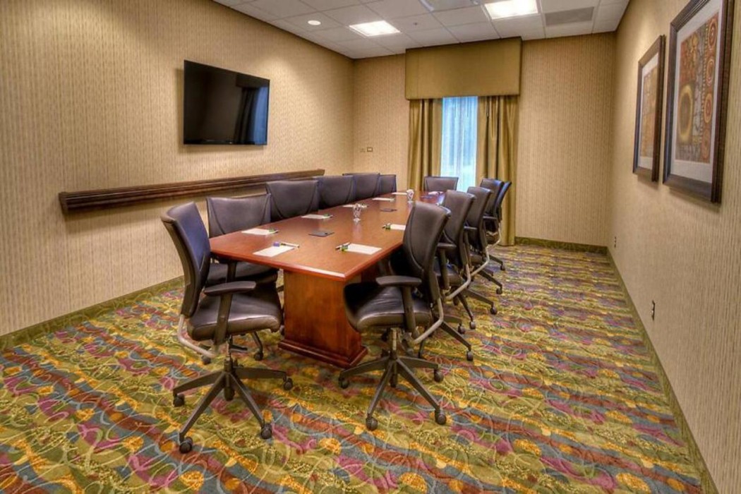Hampton Inn & Suites Rochester Downtown 15/40