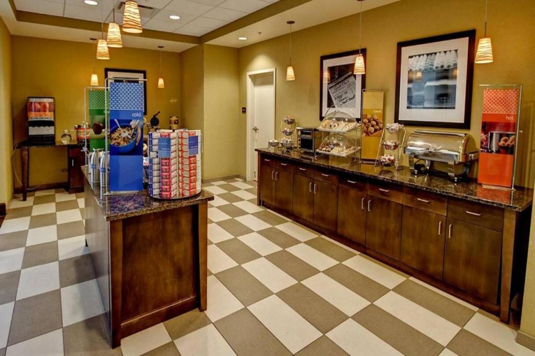 Hampton Inn & Suites Rochester Downtown 14/40
