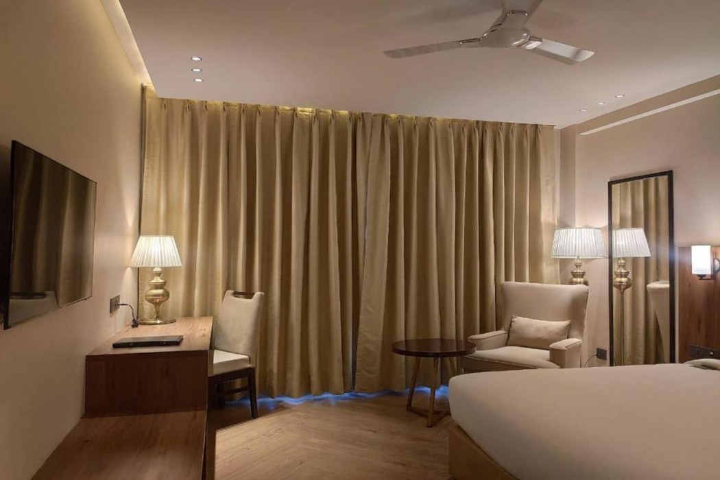 Udman Gurgaon by Ferns N Petals 7/22