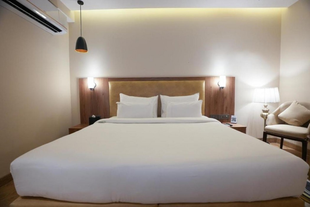 Udman Gurgaon by Ferns N Petals 14/22