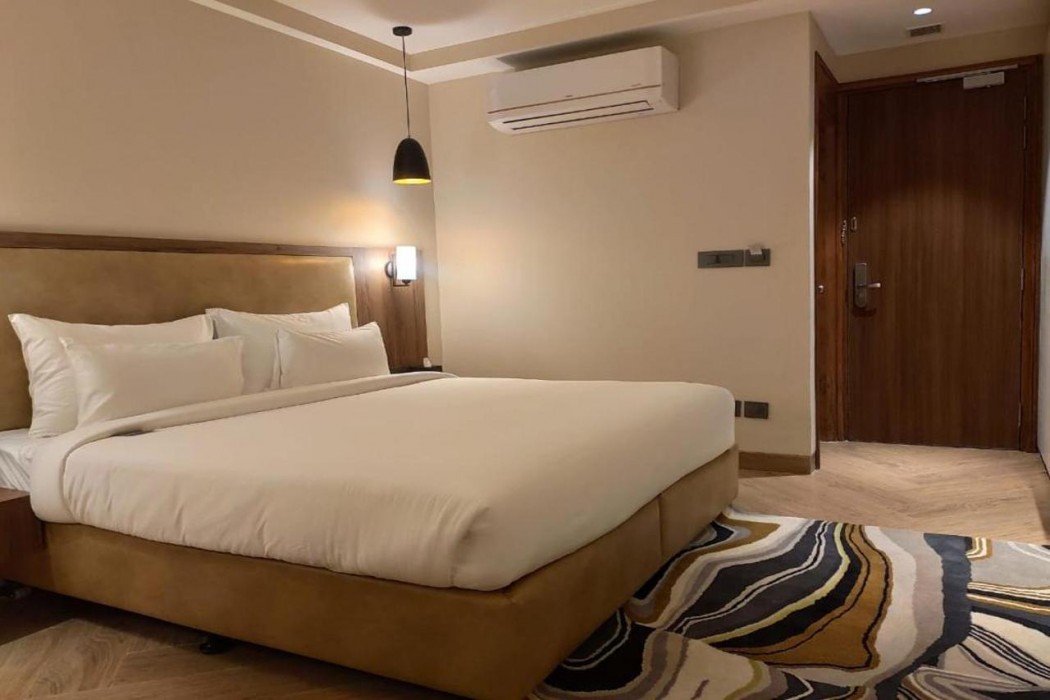 Udman Gurgaon by Ferns N Petals 10/22