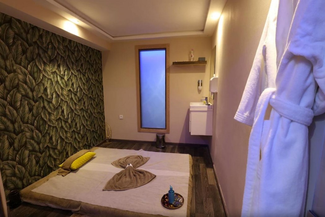 Silver Suites Hotel & Spa 12/63