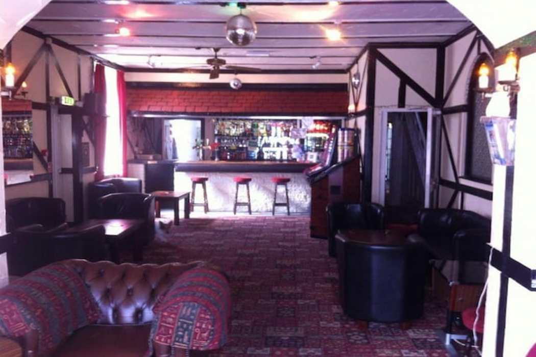 The Hawkes Hotel 24/56