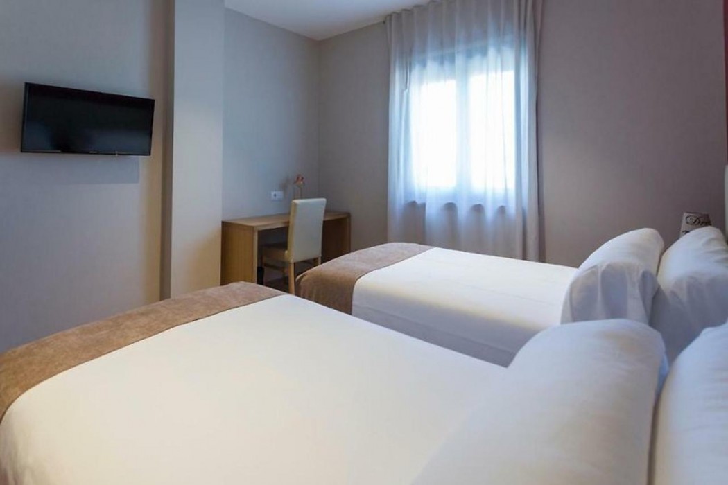 Hotel A Roldana 4/32