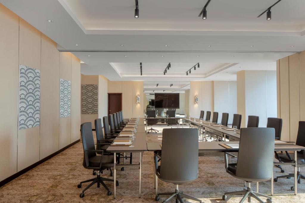 Dusit Hotel And Suites 21/64