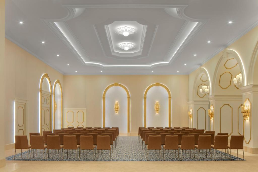 Dusit Hotel And Suites 23/64