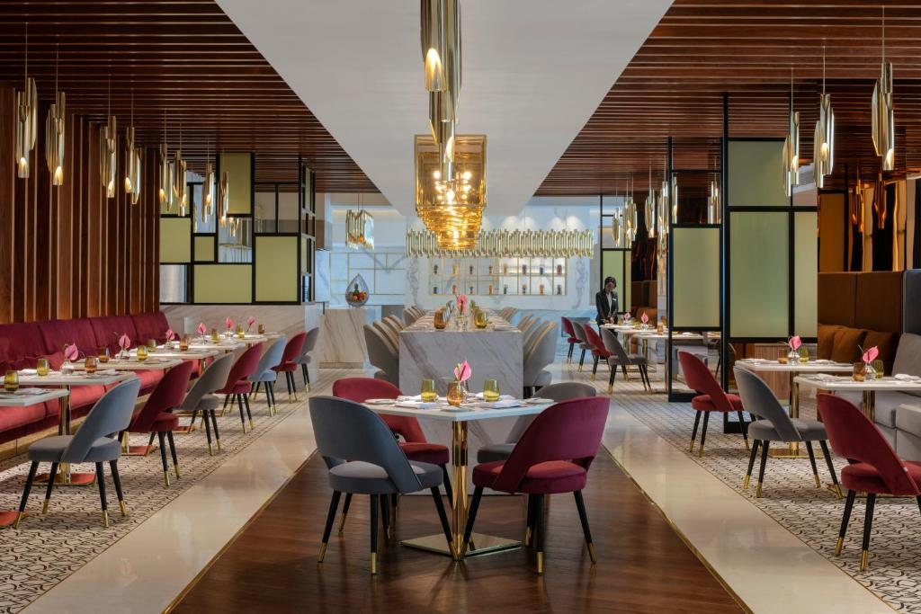 Dusit Hotel And Suites 27/64