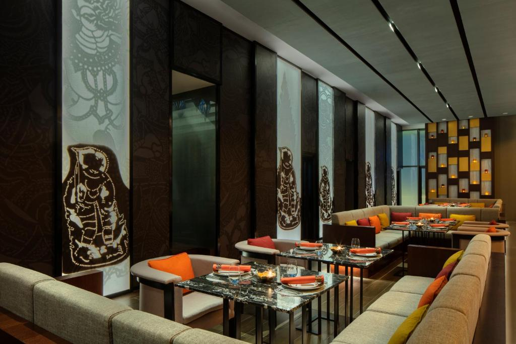Dusit Hotel And Suites 25/64