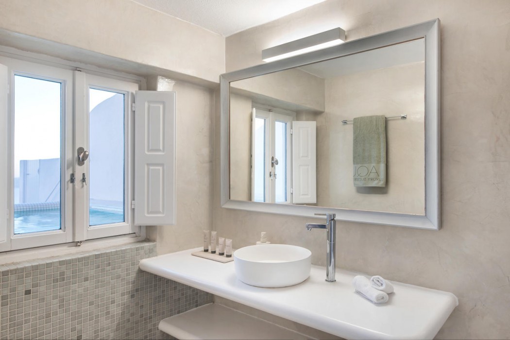Aqua Luxury Suites 44/76