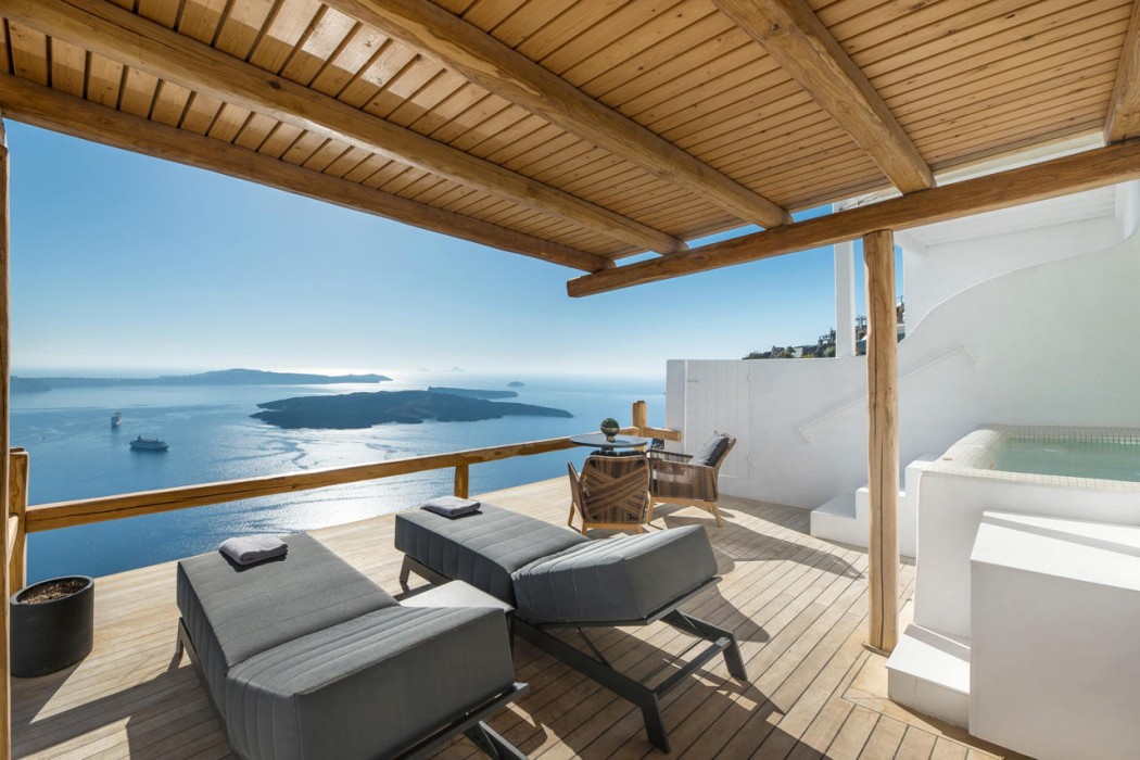 Aqua Luxury Suites 47/76