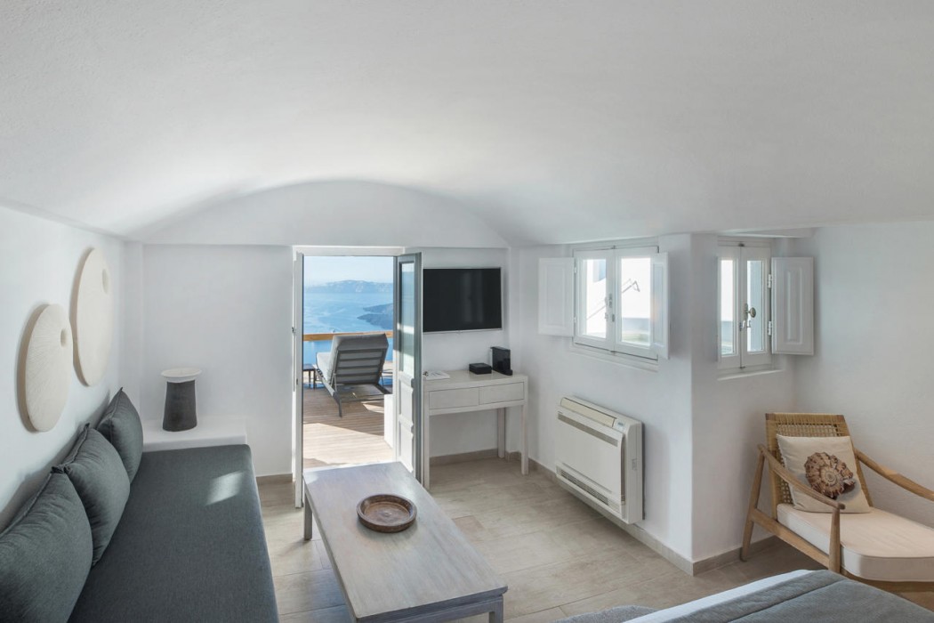 Aqua Luxury Suites 26/76