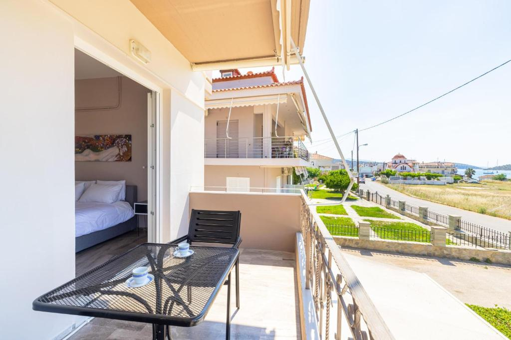 ID Holiday Living 14/72