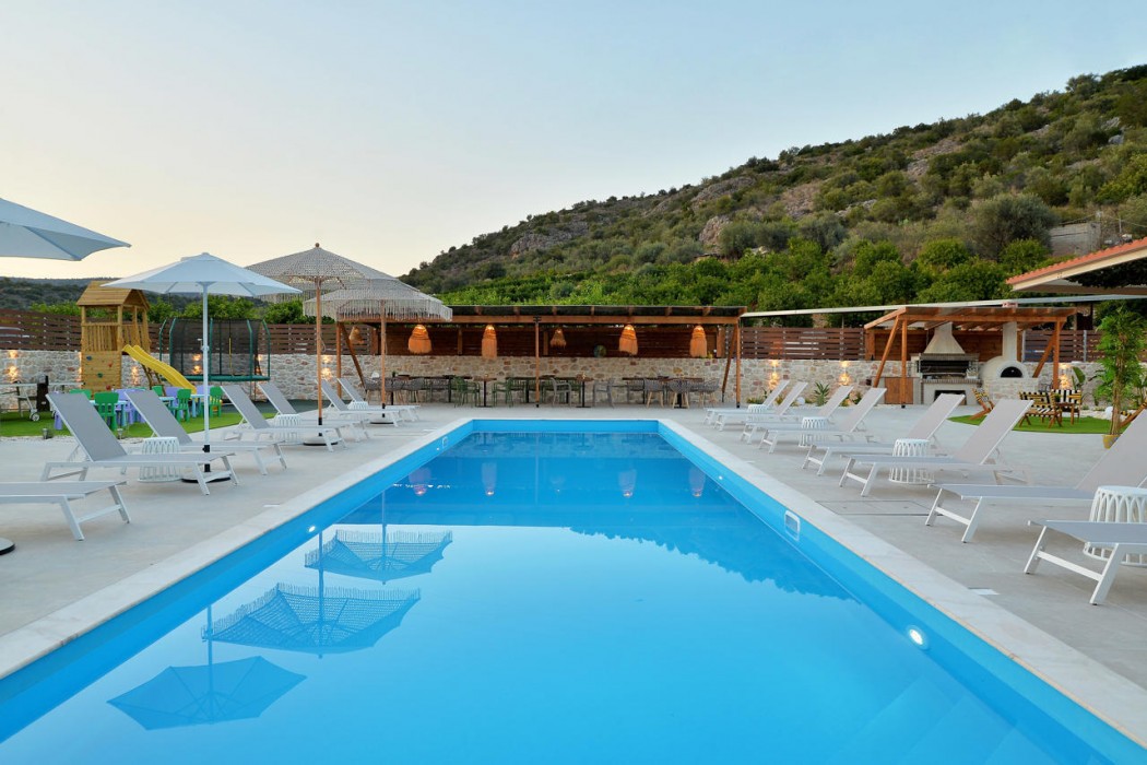 ID Holiday Living 39/72