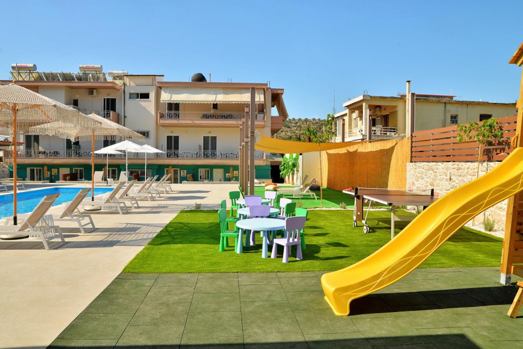 ID Holiday Living 31/72