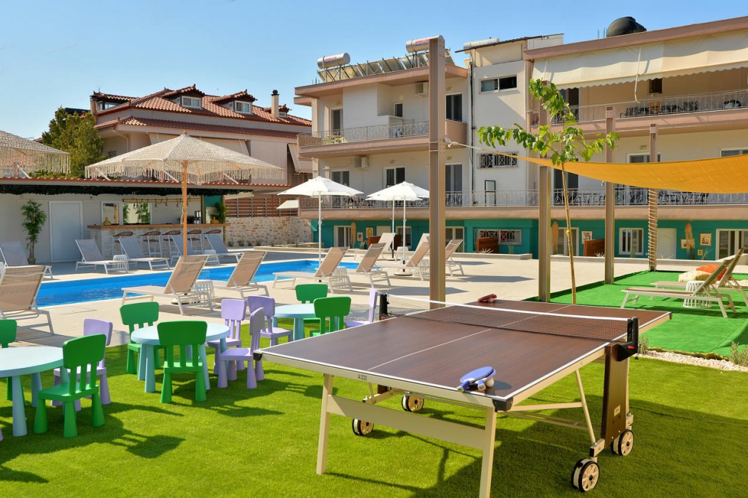 ID Holiday Living 32/72
