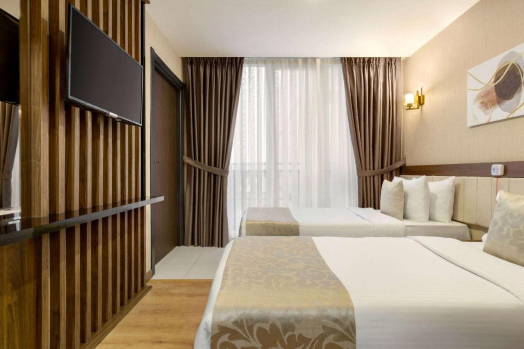 Operla Airport Hotels, Trademark Collection by Wyndham 20/62