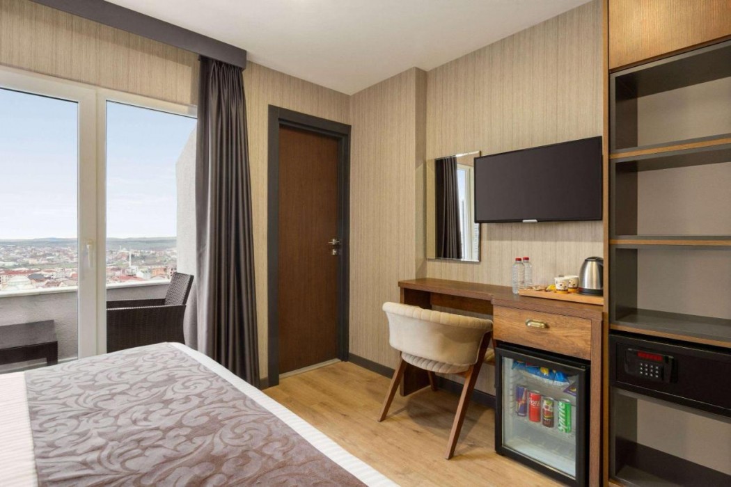 Operla Airport Hotels, Trademark Collection by Wyndham 21/62