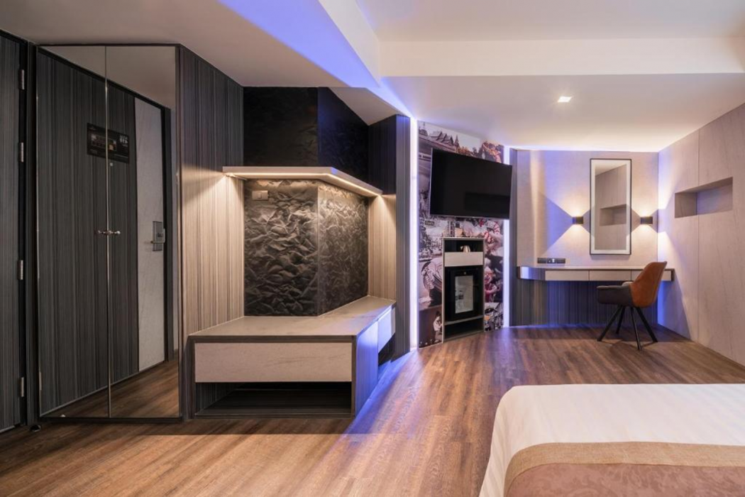Aspira Gems Center Silom 9/37